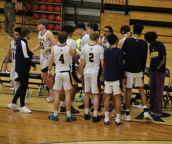 Jackets fall in high-scoring affair 97-84
